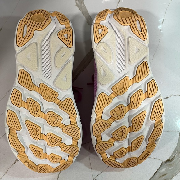 Hoka Clifton 9 WIDE Running Shoes. Women’s Size 9D Color Pink - Picture 9 of 10